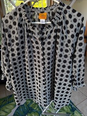 Ruby Rd. Black & White Octagon-Print Button Down Shirt